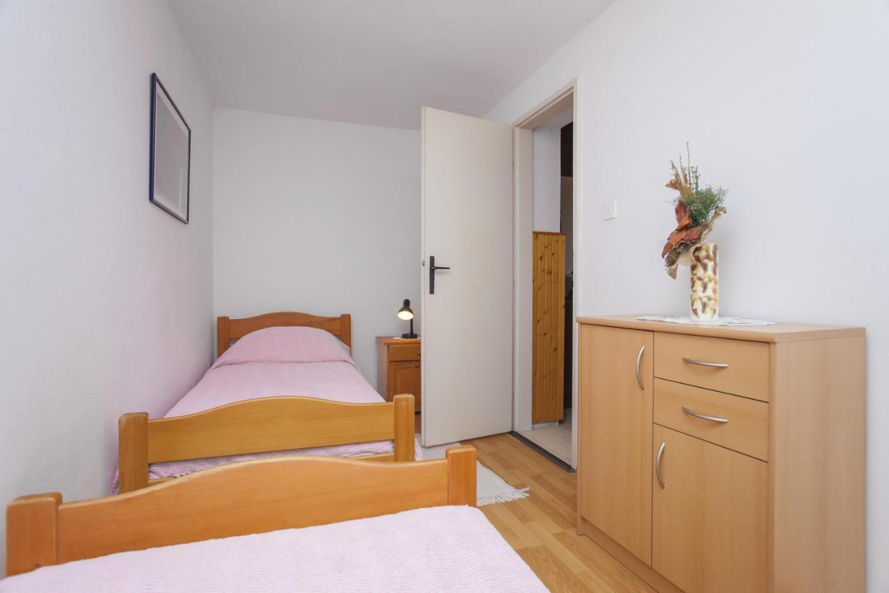 Holiday Home Neda Вела Лука Екстериор снимка