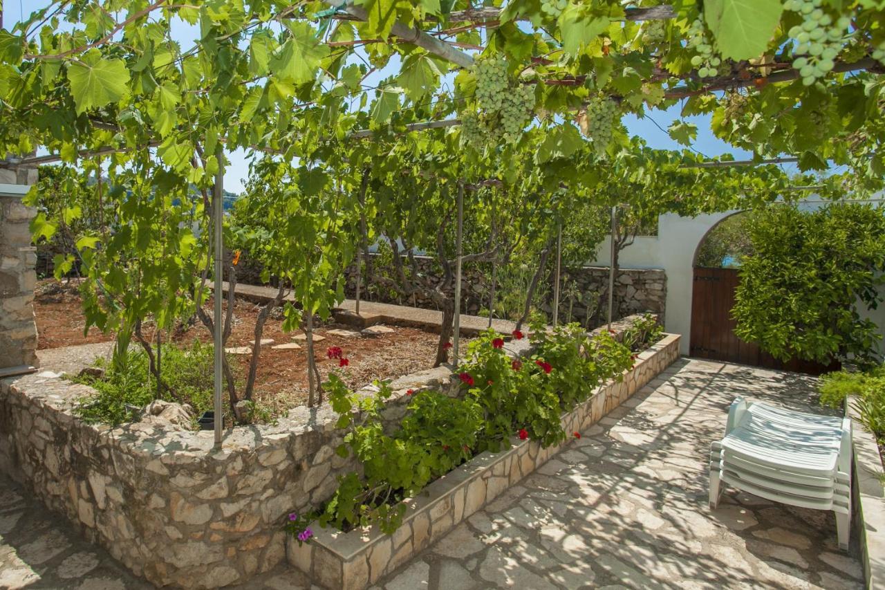 Holiday Home Neda Вела Лука Екстериор снимка