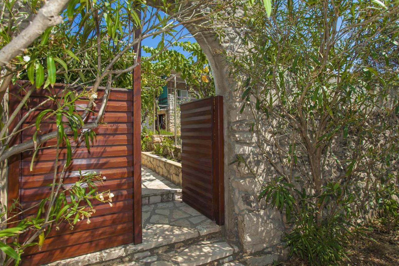 Holiday Home Neda Вела Лука Екстериор снимка