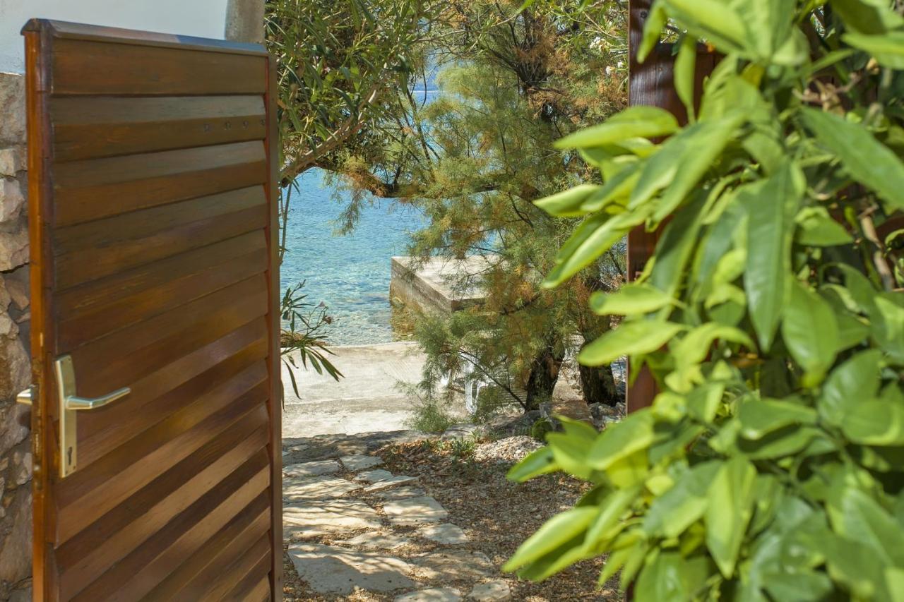 Holiday Home Neda Вела Лука Екстериор снимка